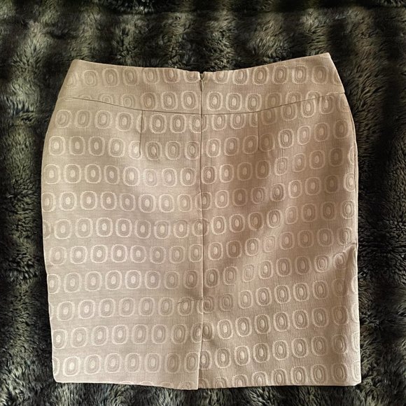 Cynthia Rowley Skirt Women Size 4 Beige Textured Pencil Straight Back Zipper - Picture 2 of 7